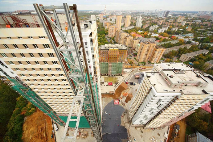 Эксперты: спрос на новостройки в Москве в 2025 году упадет еще на 15-20%