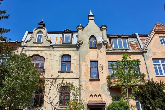 Как сохранять исторические окна при капитальном ремонте обсудили депутаты с общественниками