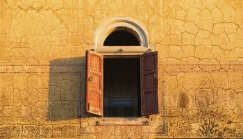 Когда реставрация во вред: в историческом доме Бонч-Бруевича вставили пластиковые окна