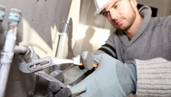 Четверть россиян сталкивается с поломками в квартире несколько раз в год