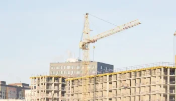 Петербург обогнал Москву по старту новых проектов в июле