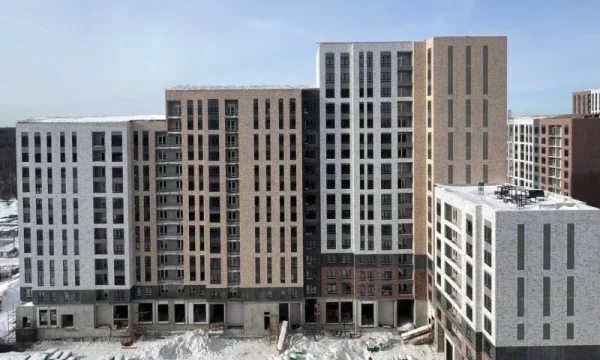 Завершено возведение наземных этажей первых двух корпусов в жилом комплексе в Химках