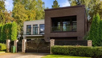 Дима Билан продает свой дом в Подмосковье