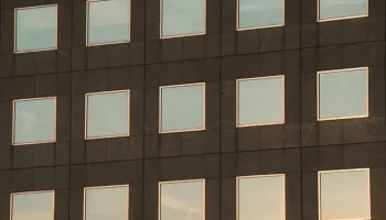 Тольяттинский завод пластиковых окон запустил вторую линию по изготовлению стеклопакетов