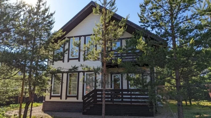 Эксперты рассказали о нюансах бронирования дома на лето