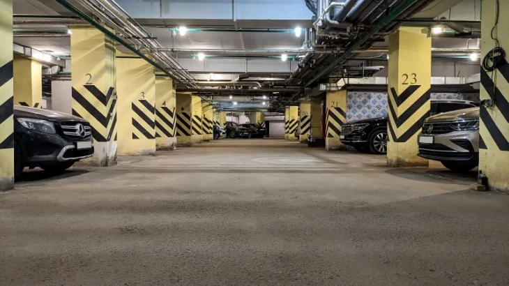 Более половины владельцев автомобилей выбирают жилье с учетом машино-мест