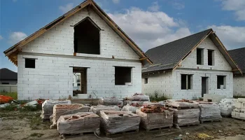 Около 35 тыс. россиян, взявших льготную ипотеку на ИЖС, столкнулись с проблемами