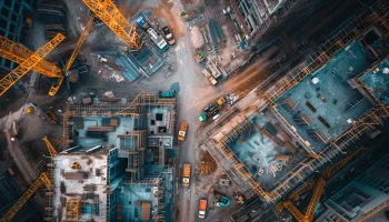 Минстрой: примерно у 30% строящегося жилья перенесены сроки ввода