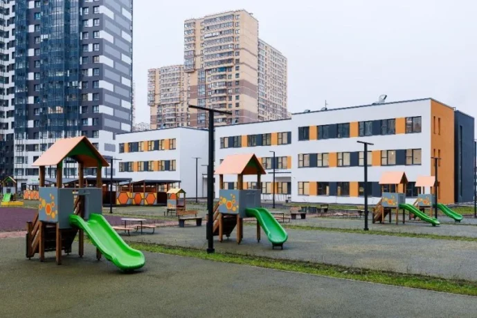 В жилых проектах Петербурга появятся три детских сада и две школы