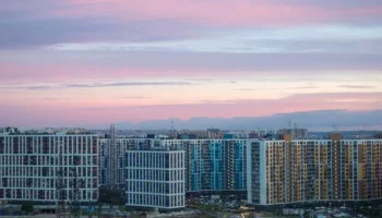В Петербурге второй месяц растут объемы ввода жилья