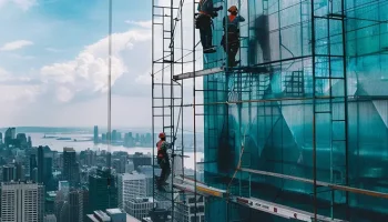 Минтруд предложил в 2026 году ограничить стройкомпаниям найм иностранцев