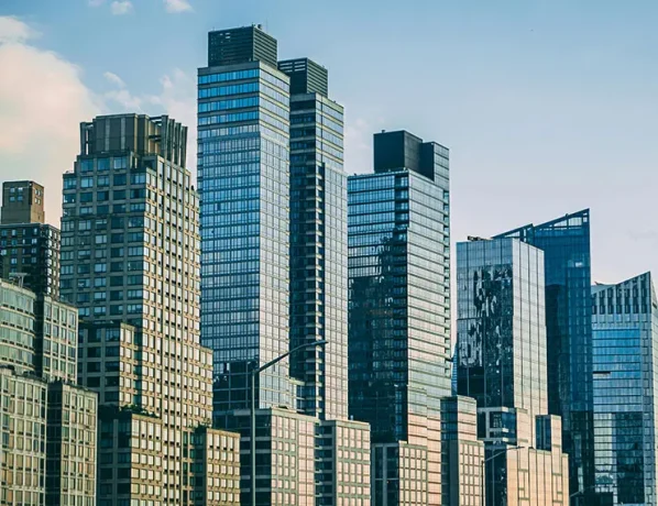 Российских застройщиков стали банкротить в два раза реже