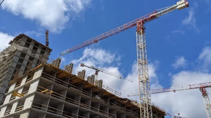 Названы район Петербурга, в которых новостройки стали доступнее