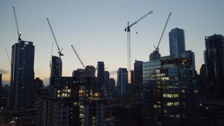 Дефицит кадров в строительной отрасли РФ оценили в 750 000 человек Дефицит кадров в строительной отрасли РФ оценили в 750 000 человек