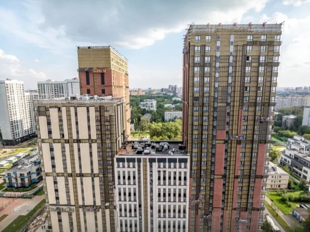 В ЖК «Семеновский парк 2» продолжаются фасадные работы и благоустройство территории