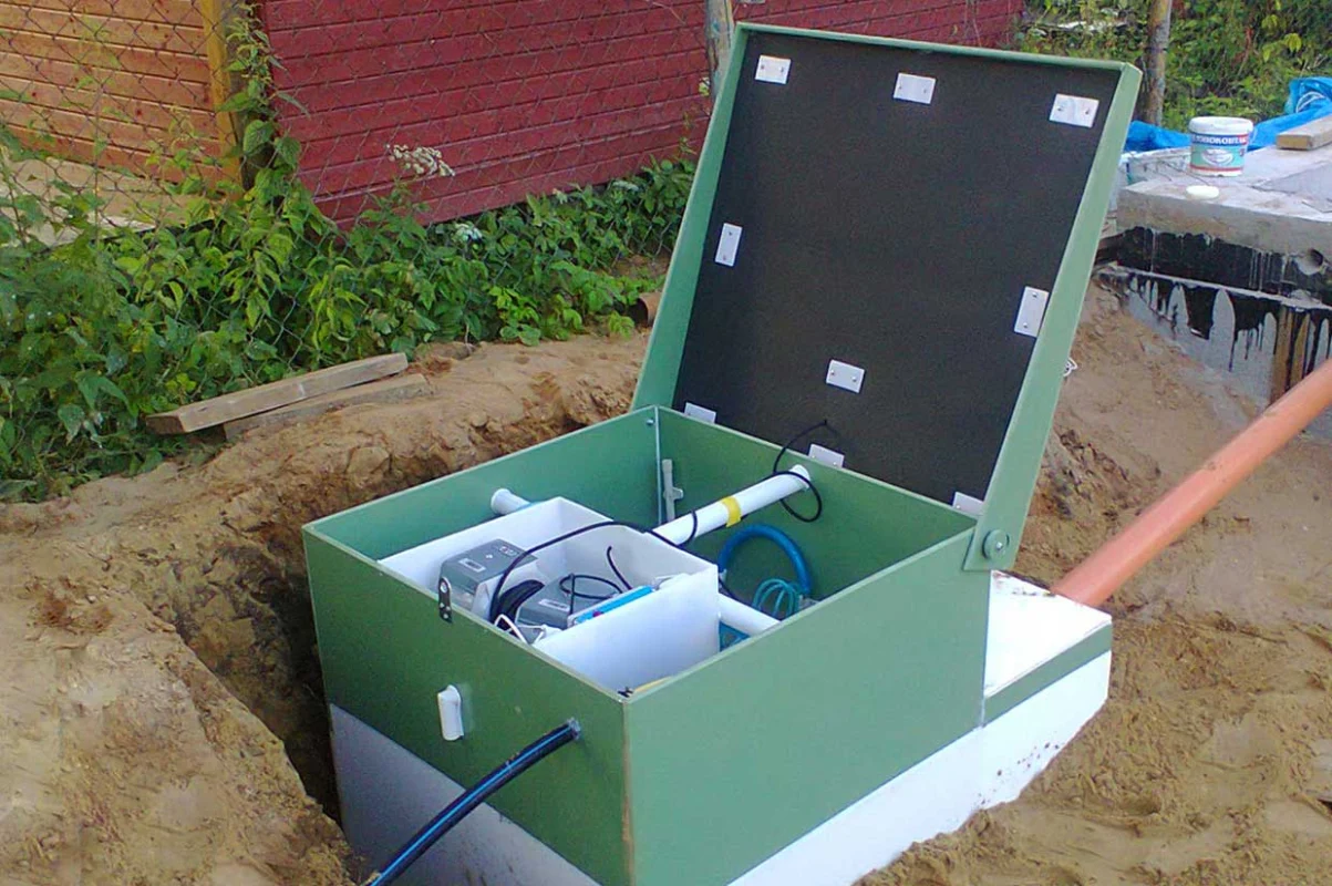 Установка септиков: организация автономной канализации для загородного дома