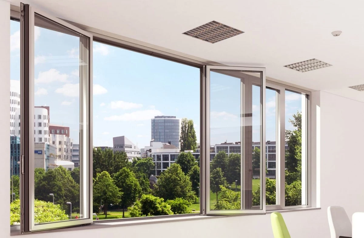 Пластиковые окна с алюминиевым профилем: преимущества и особенности