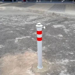 Бетон и сталь на страже парковки: Как выбрать идеальные столбики для вашего пространства