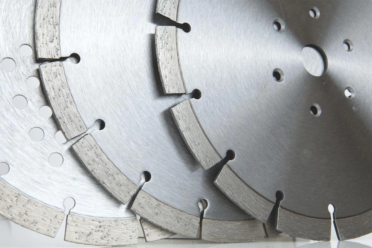 Электроинструмент и расходные материалы: биты для шуруповёртов и алмазные диски Электроинструмент и расходные материалы: биты для шуруповёртов и алмазные диски