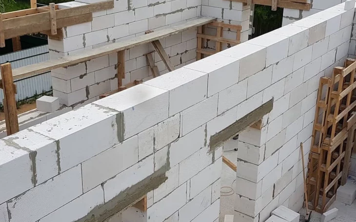 Газобетонные блоки – один из лучших материалов для строительства загородных домов