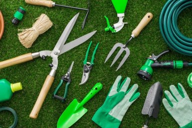 Как выгодно приобрести инструменты для садовых работ?