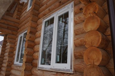 Пластиковые окна: особенности установки в деревянном доме