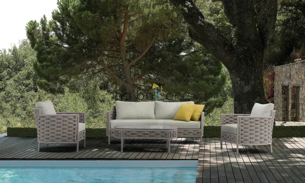 Уличная мебель: тренды, материалы и советы по выбору