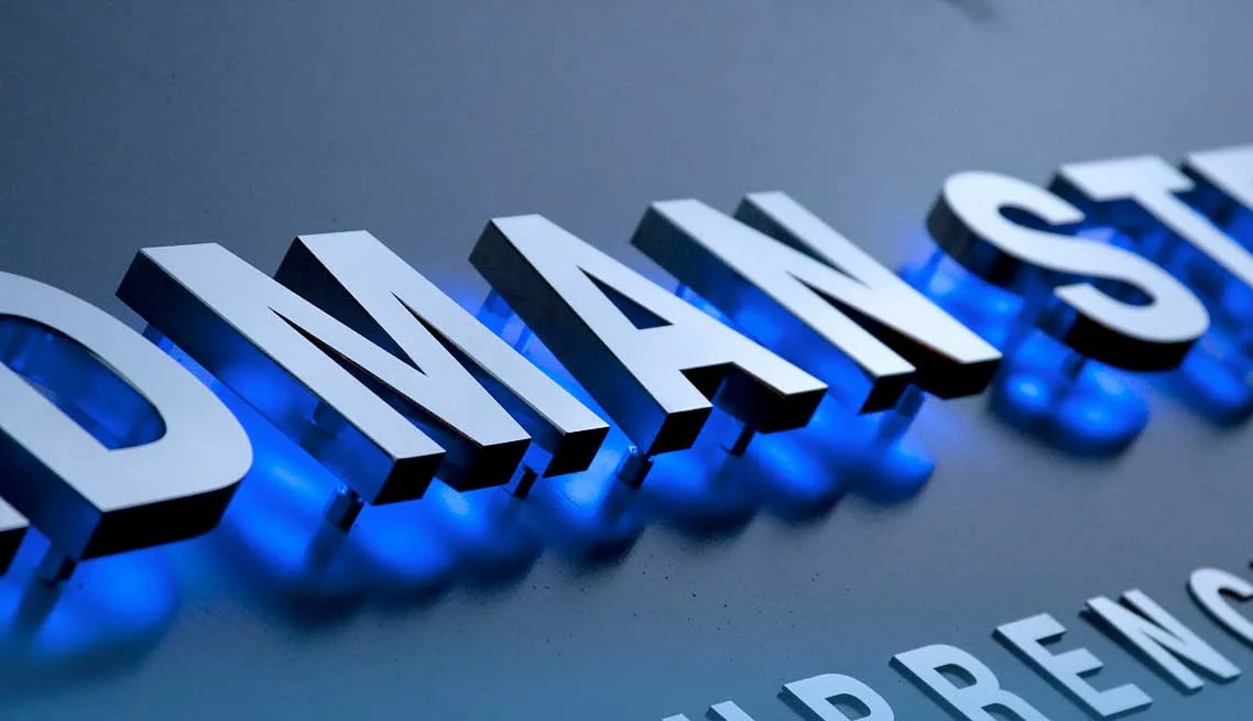 Преимущества объёмных букв перед обычными вывесками