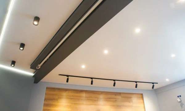 Выбор освещения натяжных потолочных систем