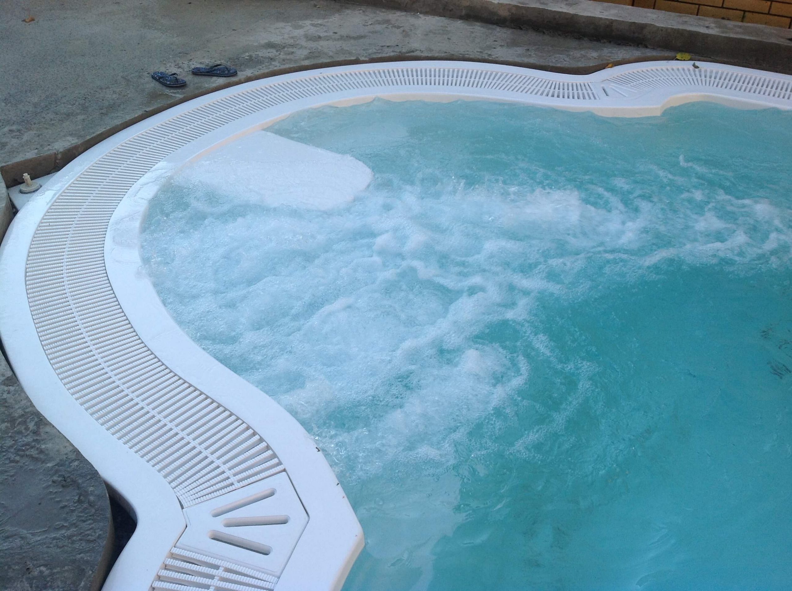 Композитный бассейн – искусственный водоем для семейного отдыха 1