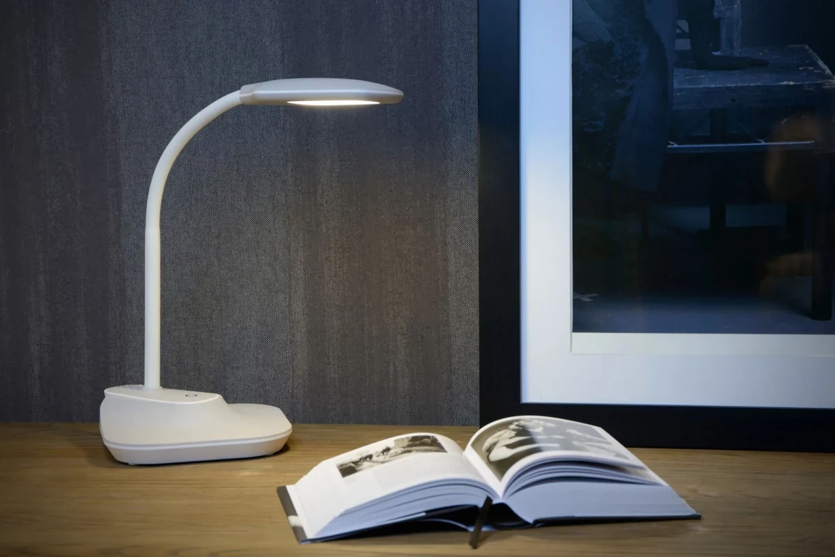 Как выбрать настольный светильник для дома или офиса