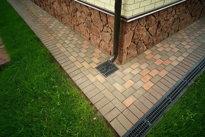 Дренаж участка: защита от избыточной влаги и подтопления Дренаж участка: защита от избыточной влаги и подтопления