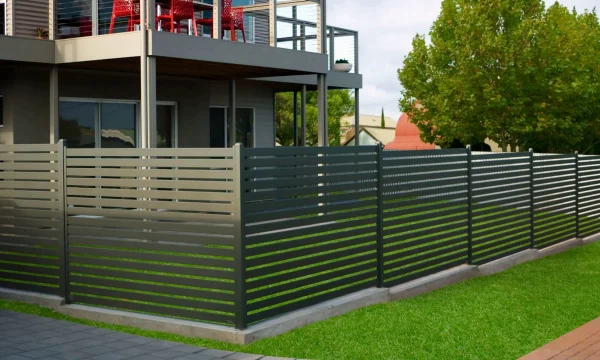 Сквозные и глухие металлические заборы