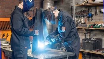 Спецодежда: защитить людей и усилить компанию