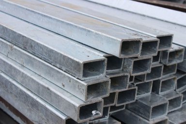 Профильная труба и рифленая арматура: основа современного строительства