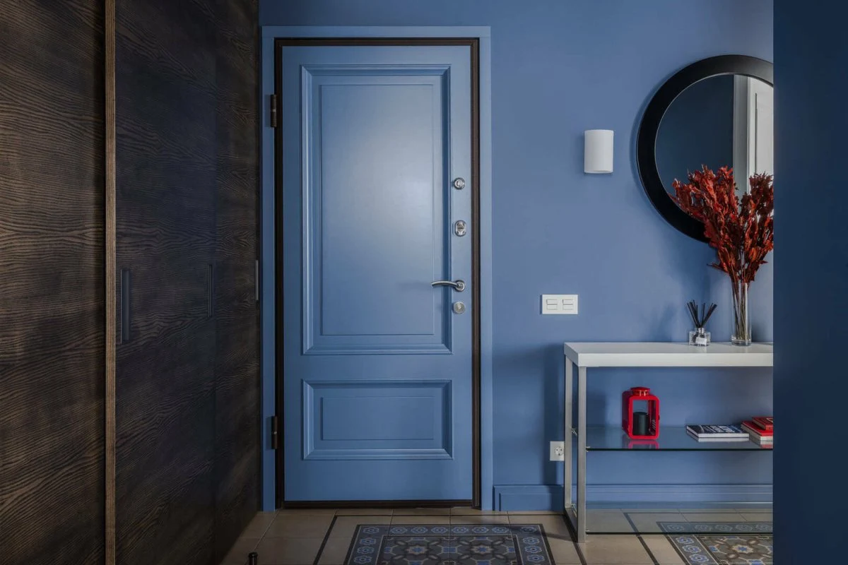 Входные двери в квартиру: безопасность и комфорт