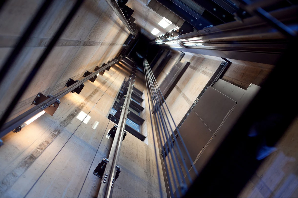Неотъемлемые элементы лифтовой безопасности - качественные запчасти