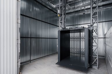 Как выбрать грузовой подъемник для малого бизнеса