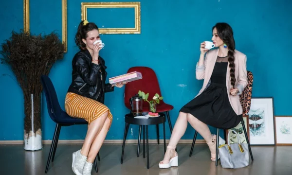 Стул с кожаной обивкой стал новым трендом 2022 года