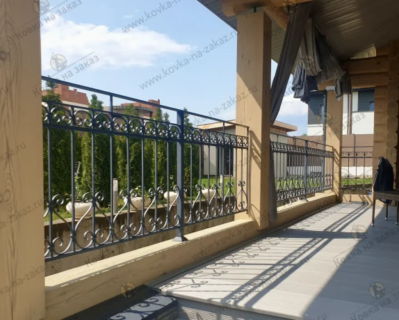 Кованые перила и современные ограждения: искусство безопасности и эстетики