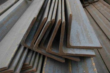 Стальной уголок: разновидности, характеристики и применение Стальной уголок: разновидности, характеристики и применение