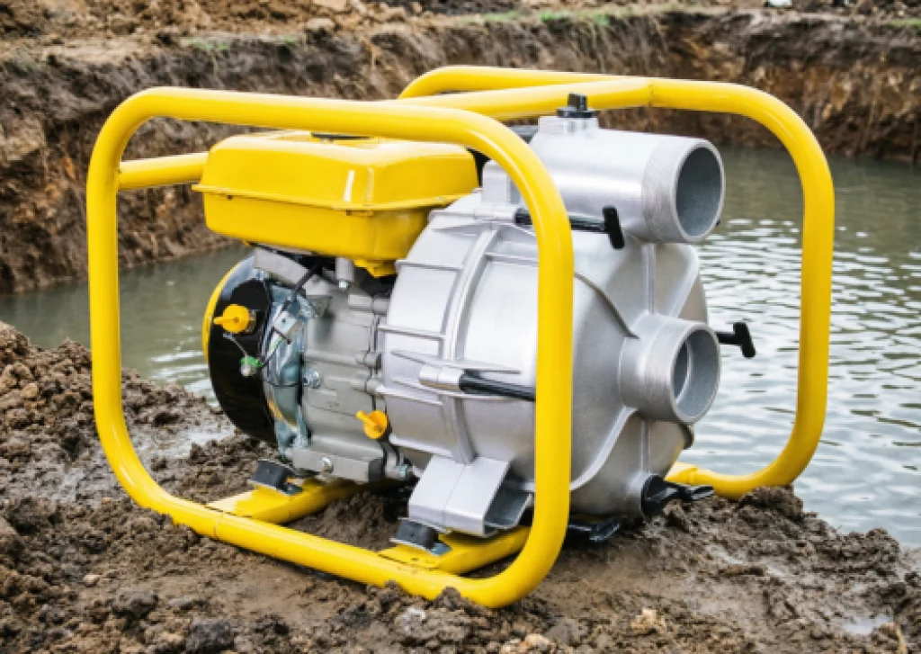 Бензиновая мотопомпа