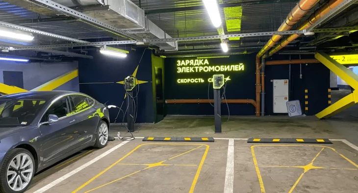 Зарядку для электромобилей спроектировали в каждой третьей новостройке бизнес-класса Москвы