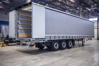 Шторный полуприцеп: что учесть при покупке для вашего бизнеса