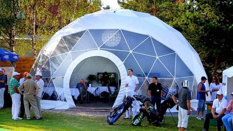 Арочные и сферические шатры для организации мероприятий в городской среде