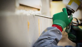 Строительно-монтажные материалы: пены, герметики и клеи &mdash; выбор профессионалов