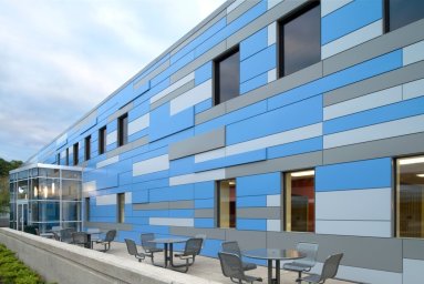 Линейные алюминиевые панели в современной архитектуре Линейные алюминиевые панели в современной архитектуре