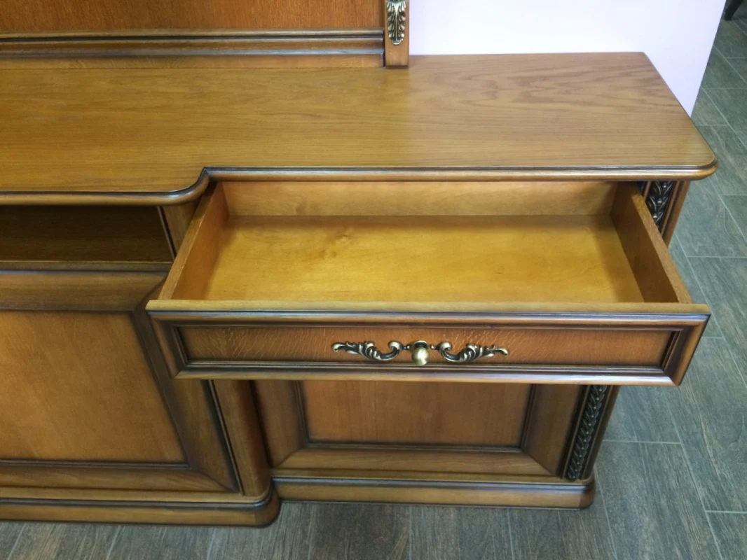 Производство мебели из массива дерева: особенности изготовления дубовой мебели