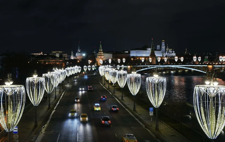 В Москве продлили срок работы праздничной подсветки светодиодными лампами