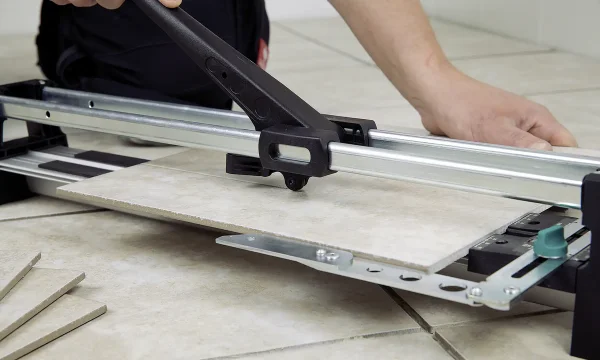 Плиткорезы: виды, особенности выбора и профессиональные советы